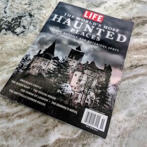 The World's Most Haunted Places Life Magazine - Dracula's Castle - Queen Mary ++